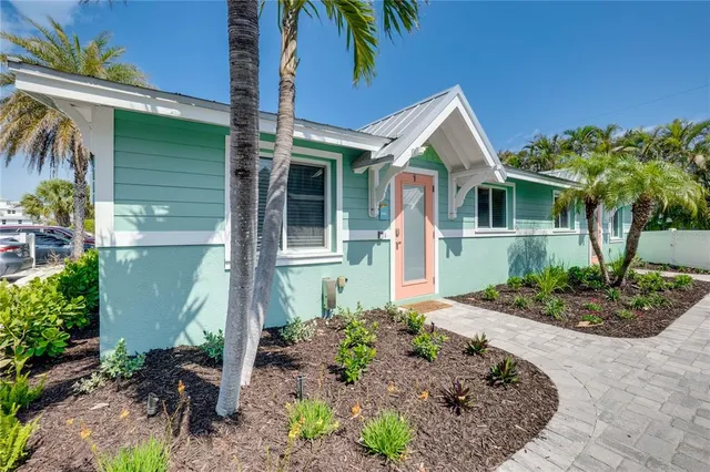 3009 E  A Ave, Holmes Beach, FL 34217