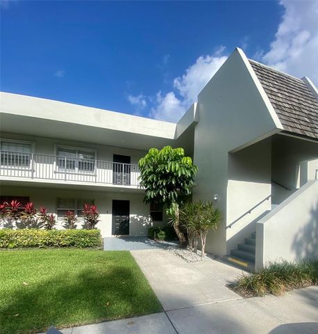 4007 N Cypress Dr #102, Pompano Beach, FL 33069