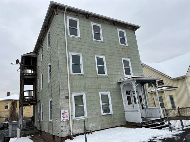76 Perry Ave, Worcester, MA 01610
