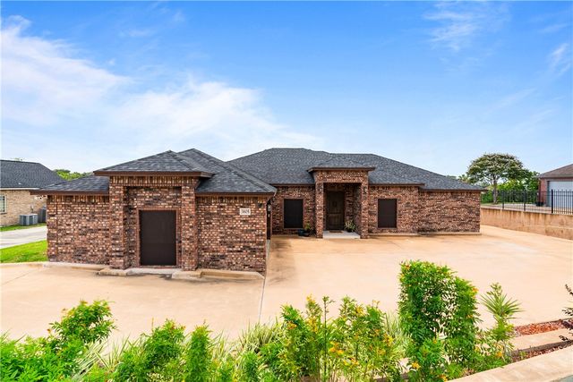 3805 Castle Valley Dr, Corpus Christi, TX 78410