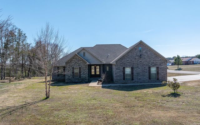 605 Stonegate Dr, Russellville, AR 72802