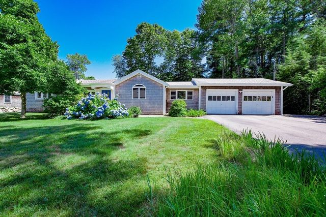 14 Crapo St, Marion, MA 02738