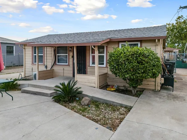 915 S  Hinkley Ave, Stockton, CA 95215