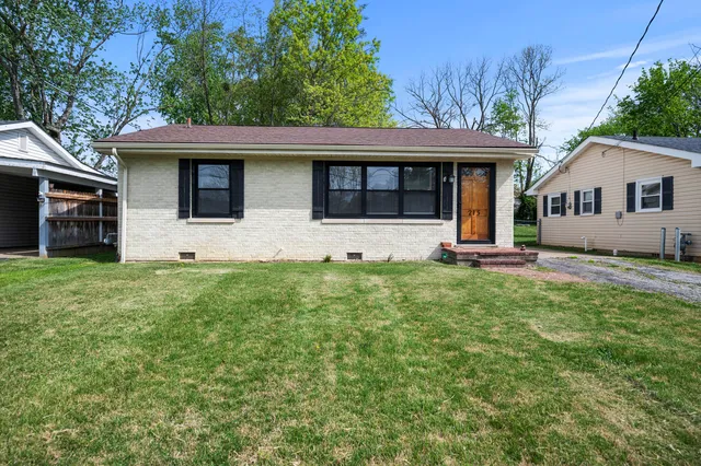 215 Short St, Winchester, KY 40391