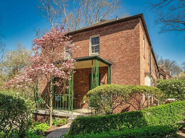 635 Olympia Rd, Pittsburgh, PA 15211