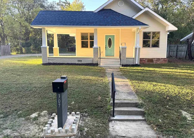 307 Wall St, Morrilton, AR 72110