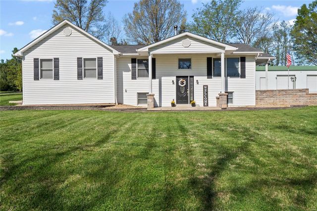 2115 Farris County Rd, Foristell, MO 63348