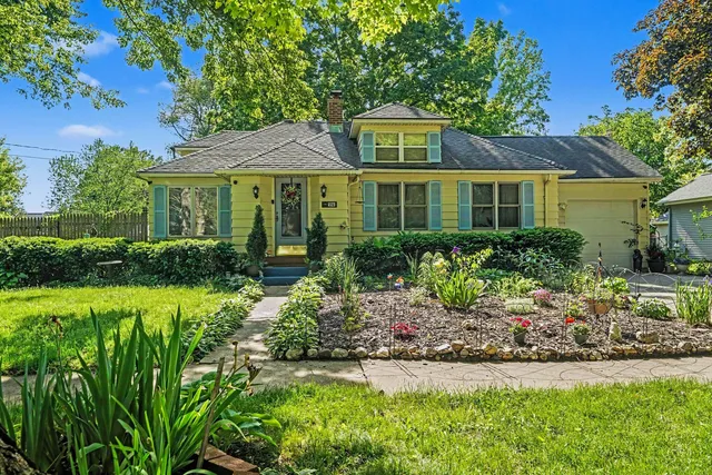 24 Sherman, Galesburg, MI 49053