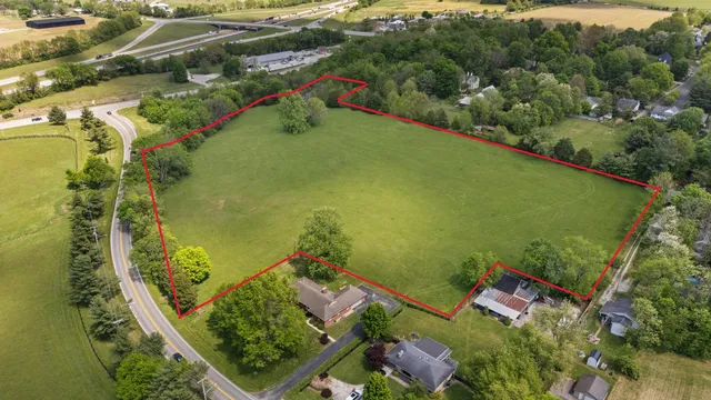 6888A Midway Rd, Midway, KY 40347
