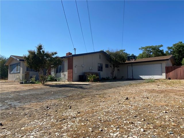 17983 Pine St, Hesperia, CA 92345