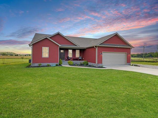 1294 Manitou Rd, Manitou, KY 42436