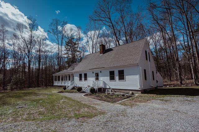 46 Dow St, Pepperell, MA 01463