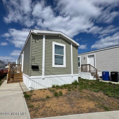 12 Mary Ann Court, Keansburg, NJ 07734