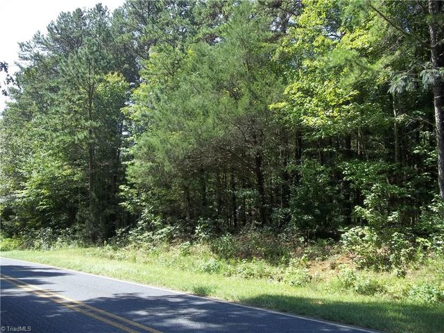 Clyde King Rd, Seagrove, NC 27341