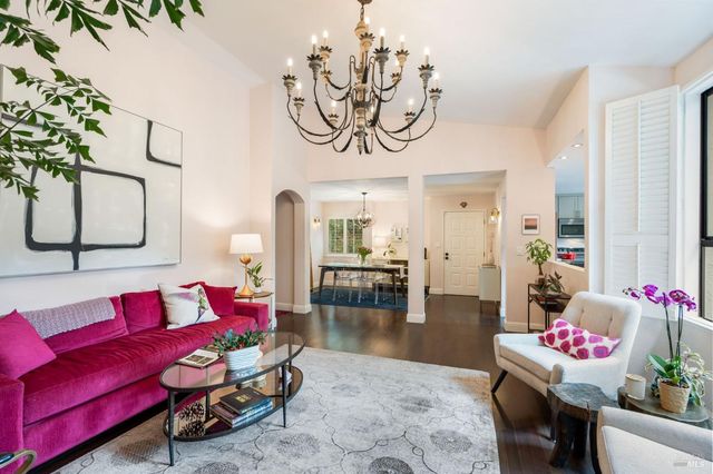 23 Woodstock Ct, San Rafael, CA 94903