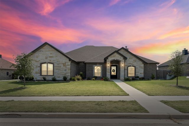 407 Oak Dr, Troy, TX 76579
