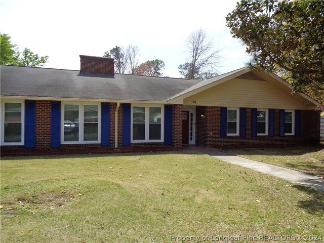 501 W  30th St, Lumberton, NC 28358