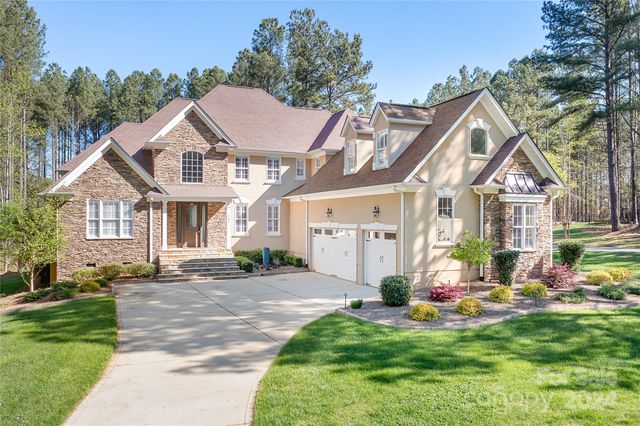 200 Winding Forest Dr, Troutman, NC 28166
