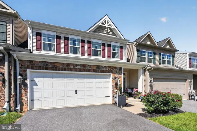 9739 Knowledge Dr, Laurel, MD 20723