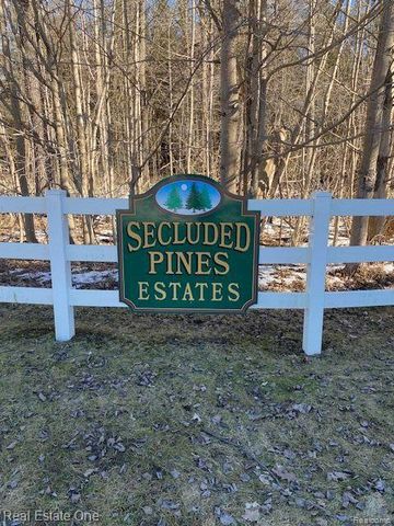 Secluded Pines Dr, Oxford, MI 48371