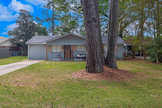 5529 Knollcrest Dr, Shreveport, LA 71129