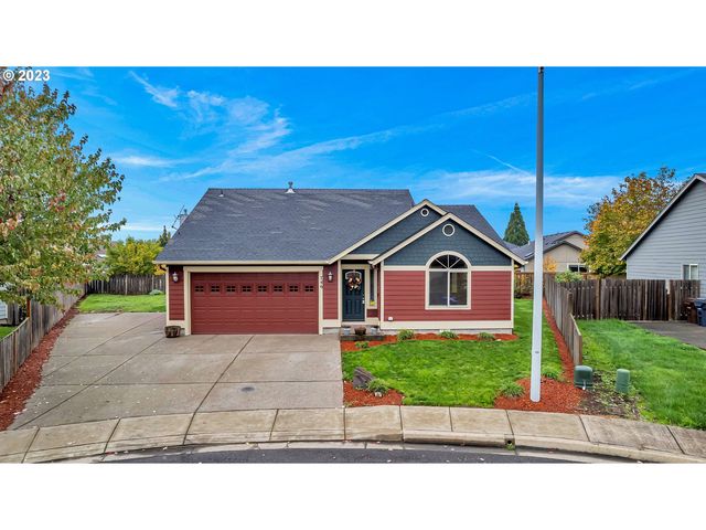 746 Andrian Dr, Molalla, OR 97038