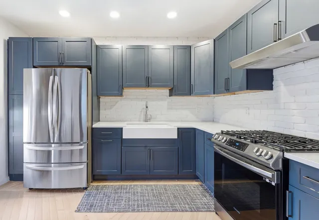 527 N  3rd St, Harrison, NJ 07029