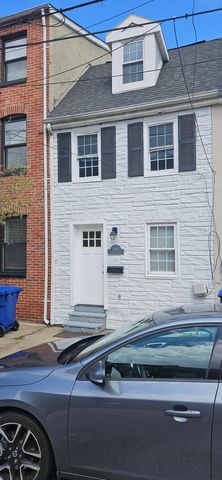 2002 Fountain St, Baltimore, MD 21231