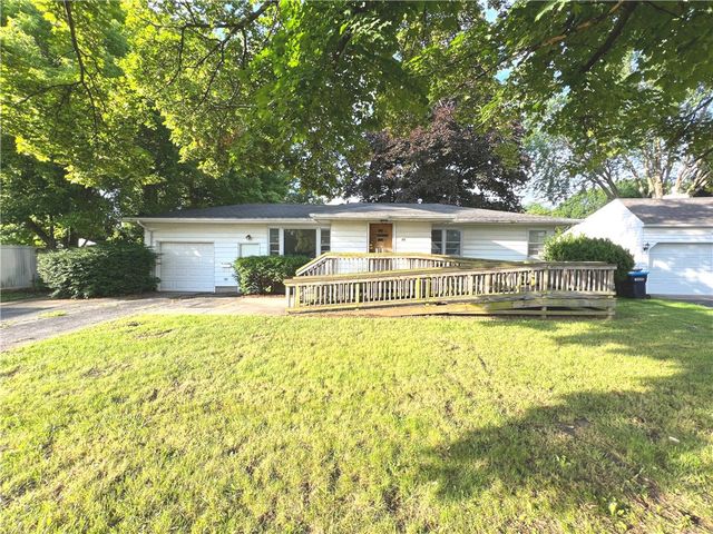 19 Hill Dr, Rochester, NY 14626