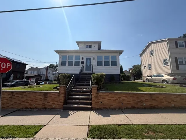 33 Adelaide St, Belleville, NJ 07109