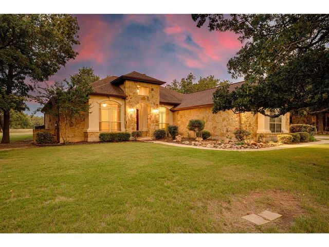 229 Independence Dr, Georgetown, TX 78633