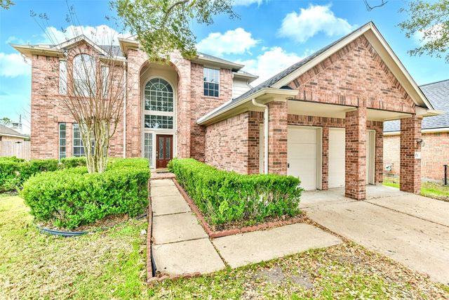 3730 Crescent Dr, Pearland, TX 77584