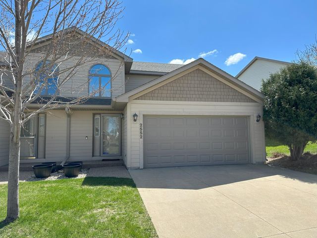 2552 Superior Ln NW, Rochester, MN 55901