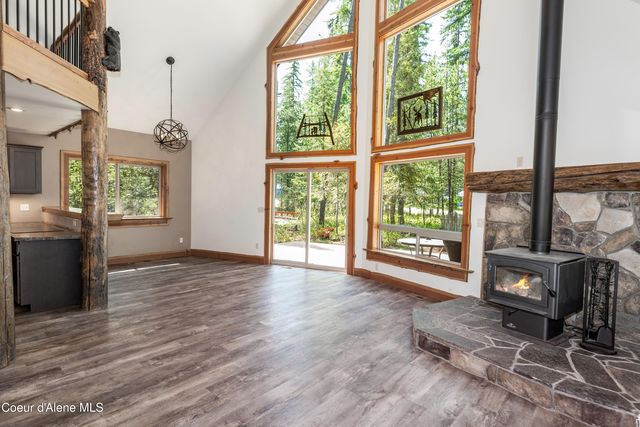 75 1st St, Priest River, ID 83856