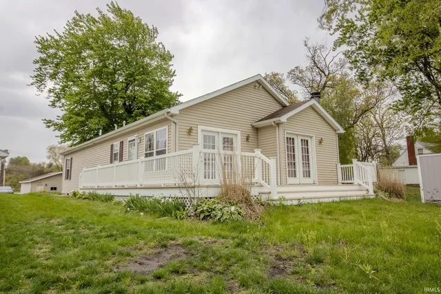 6563 S  State Route 10, Knox, IN 46534