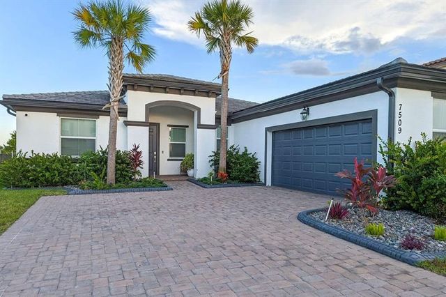 7509 NW Farnsworth Cir, Port Saint Lucie, FL 34987