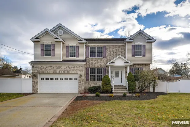 12 1st St, Kenvil, NJ 07847