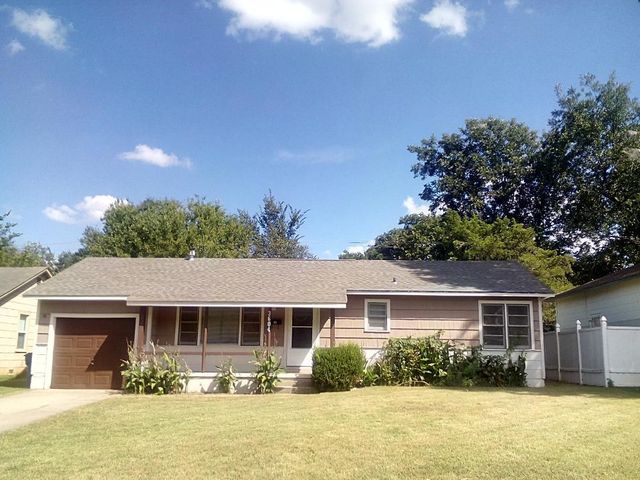 3604 Woodside Dr, Midwest City, OK 73110
