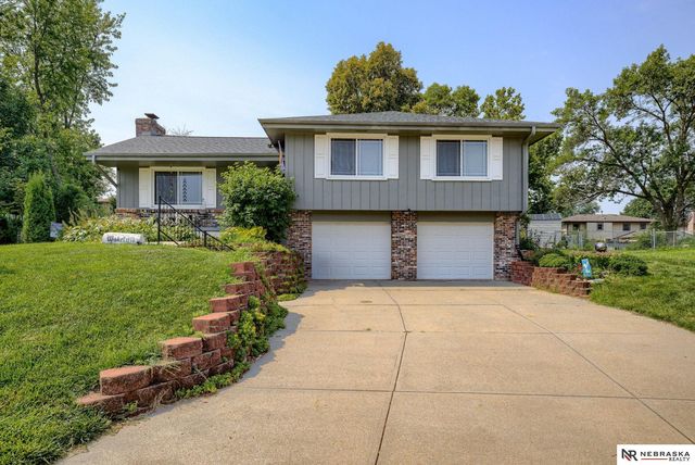 9947 Orchard Cir, Omaha, NE 68127