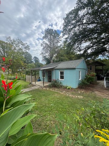 194 Sulphur Springs Rd, Asheville, NC 28806