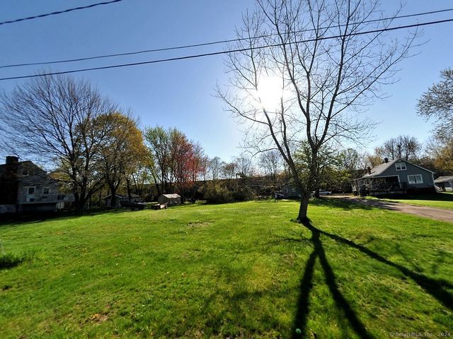 35 Lynch Ter, Enfield, CT 06082