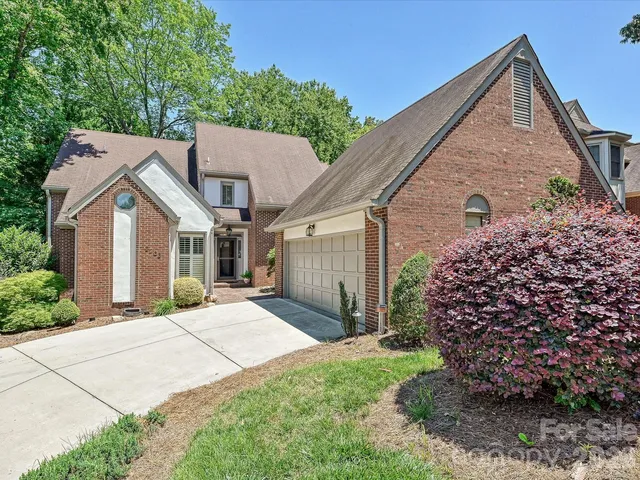 5203 Rustlewood Ln, Charlotte, NC 28226