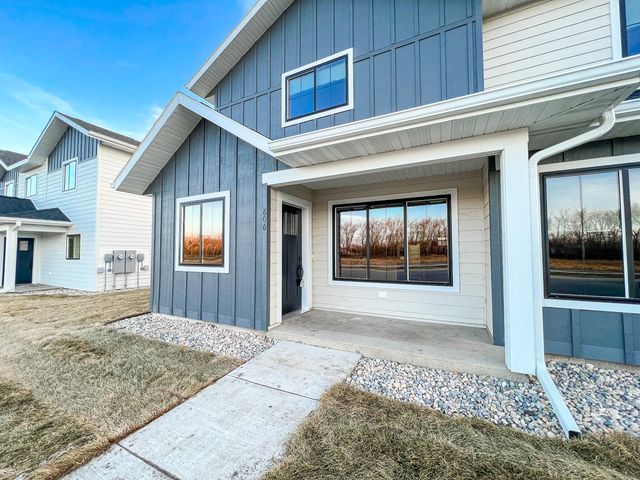606 15th St   S, Brookings, SD 57006