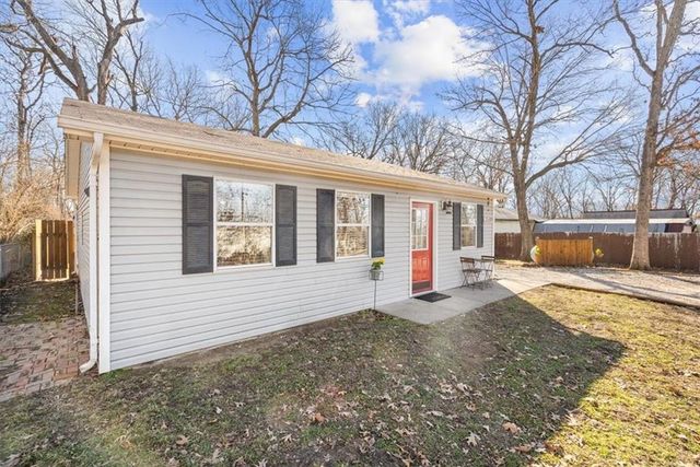 25709 S  Whippoorwill Hill Dr, Freeman, MO 64746