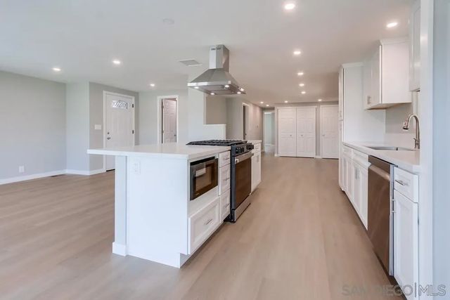 1145 E  Barham Dr #204, San Marcos, CA 92078