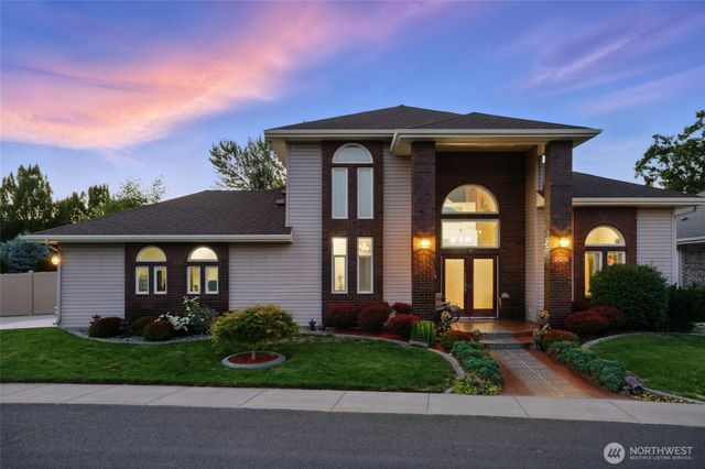 709 SE Songbird Lane, College Place, WA 99324