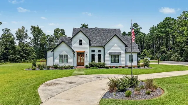 5535 Gillionville Rd, Albany, GA 31721