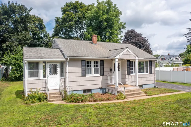 45 South Prospect Street, Putnam, CT 06260