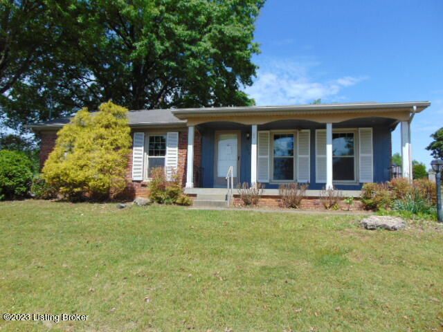 2214 Federal Hill Dr, Jeffersontown, KY 40299