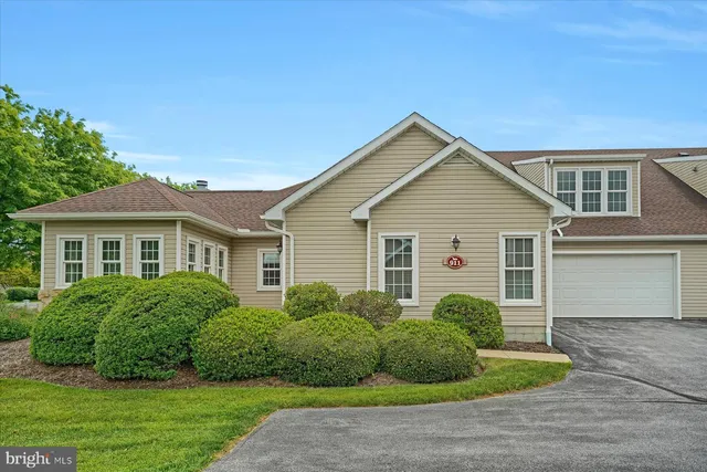 3301 Shellers Bnd #911, State College, PA 16801